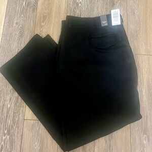 NWT Torrid Black Pants Feel the Fit Deep Black
size 24 short